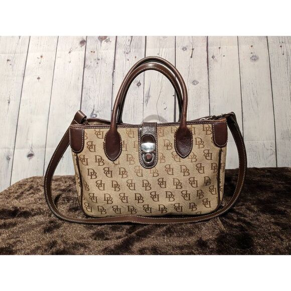 Dooney & Bourk medium shoulder bag - Picture 1 of 8
